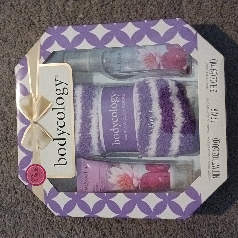 NWT BODYCOLOGY SET
